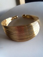 Bracelet ethnique coloris doré 
